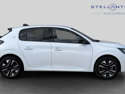 Nuevo Peugeot e-208 Allure 113 kW (154 CV) 2026 Blanco Utilitario