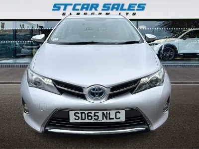 Used Toyota Auris Hybrid