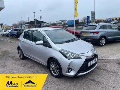 Used Toyota Yaris 109 HP (80 kW) 2017 Silver Hatchback