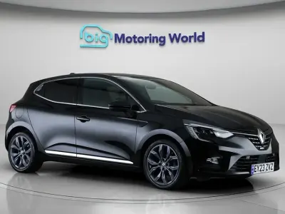 Używany Renault Clio V Techno 90 KM (66 kW) 2023 Czarny Hatchback