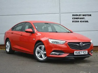 Second-hand Vauxhall Insignia Design Edition 165 CP (121 kW) 2017 Roșu Hatchback