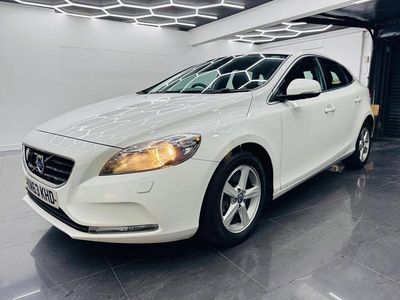 Used Volvo V40 SE 150 HP (110 kW) 2013 White Hatchback