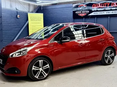 Used Peugeot 208 GT-line 110 HP (80 kW) 2018 Red Hatchback