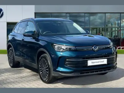 Begagnad VW Tiguan Match 204 HK (150 kW) 2025 Blå SUV