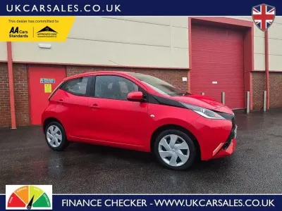 Used Toyota Aygo X-play 69 HP (50 kW) 2015 Red Hatchback