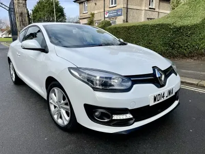 Usado Renault Mégane Coupé Dynamique 110 HP (80 kW) 2014 Branco Coupé