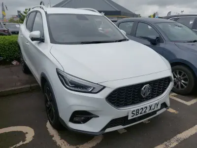 Usado MG ZS Exclusive 106 CV (77 kW) 2022 Blanco SUV