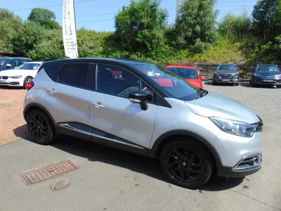 Used Renault Captur Signature 90 HP (66 kW) 2015 Silver SUV