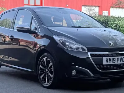 Used Peugeot 208 Signature Sky 2018 Black Hatchback