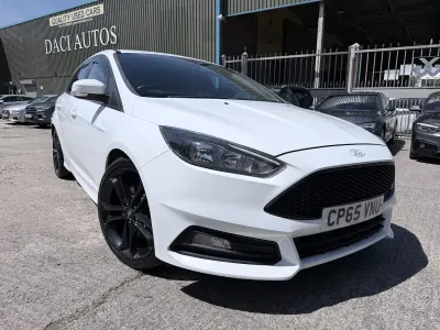 Used Ford Focus ST 185 HP (136 kW) 2015 White Hatchback