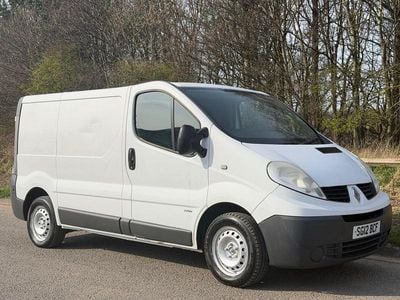 Begagnad Renault Trafic 115 HK (84 kW) 2012 Vit Minibuss