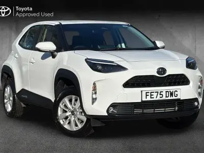 Used Toyota Yaris Cross 116 HP (85 kW) 2025 White SUV