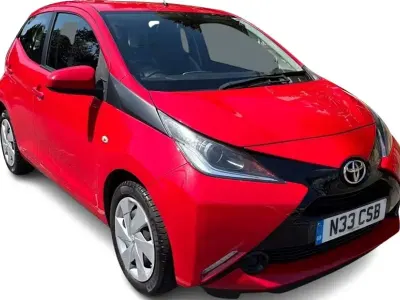 Used Toyota Aygo X-play 71 HP (52 kW) 2018 Red Hatchback