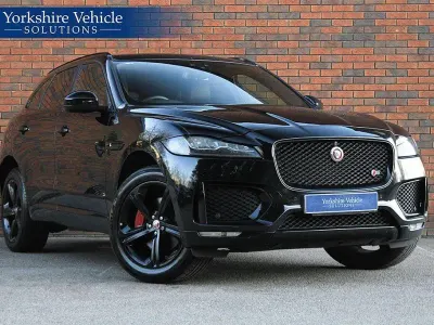 Usado Jaguar F-Pace Supercharged 380 HP (279 kW) 2017 Preto SUV