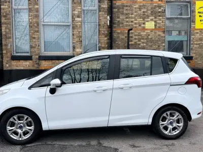 Używany Ford B-MAX Zetec 2013 Biały Minivan