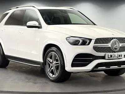 Käytetty Mercedes GLE350 AMG line 320 HP (235 kW) 2021 Valkoinen Katumaasturi