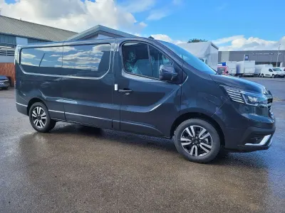 New Renault Trafic 148 HP (108 kW) 2026 Grey MPV