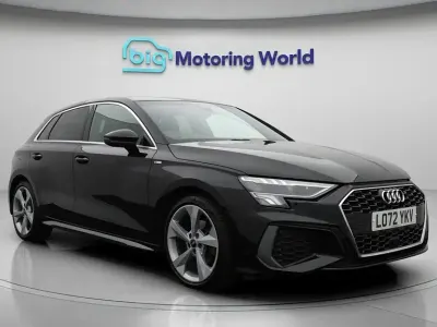 Second-hand Audi A3 Sportback S-Line 150 CP (110 kW) 2022 Negru Hatchback