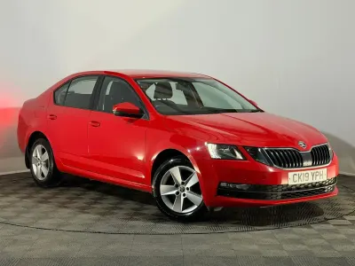 Używany Skoda Octavia SE 115 KM (84 kW) 2019 Czerwony Hatchback