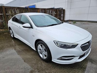 Used Vauxhall Insignia SRi 2017 White Hatchback