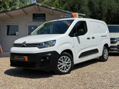 Used Citroën Berlingo 130 HP (95 kW) 2019 White MPV