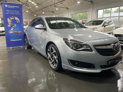 Używany Vauxhall Insignia SRi 136 KM (100 kW) 2016 Srebrny Hatchback