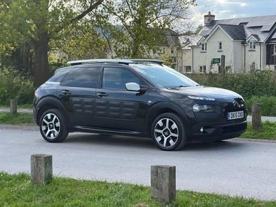 Used Citroën C4 Cactus Flair 2015 Black Hatchback