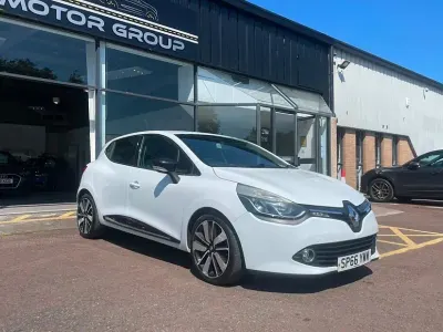 Used Renault Clio Dynamique 90 HP (66 kW) 2016 White Hatchback