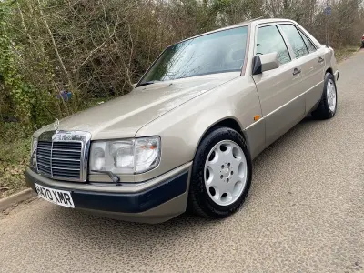 Used Mercedes E300 1990 Silver Sedan