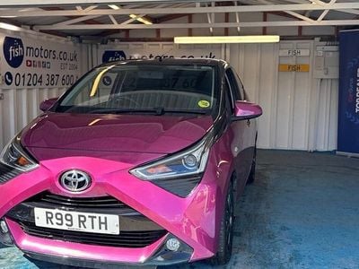 Begagnad Toyota Aygo X-cite 72 HK (52 kW) 2019 Lila Halvkombi