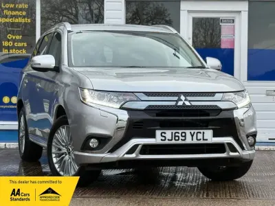 Usado Mitsubishi Outlander P-HEV 224 HP (164 kW) 2019 Prateado SUV