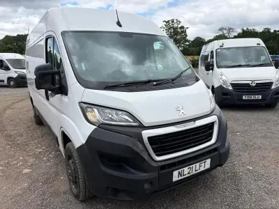 Used Peugeot Boxer 140 HP (102 kW) 2021 White Van