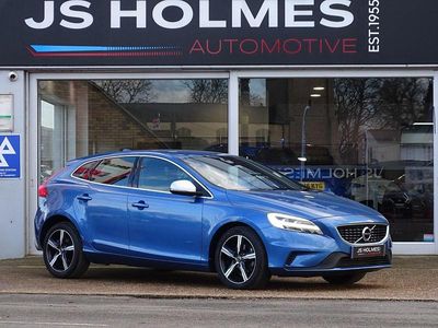 Blue Used 2018 Volvo V40 R-Design Hatchback | £12,790 (Fair price)