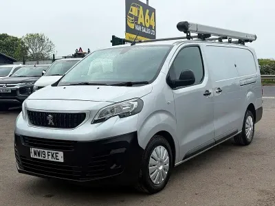 Gebraucht Peugeot Expert 120 PS (88 kW) 2019 Silber Van