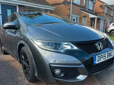 Käytetty Honda Civic Sport 120 HP (88 kW) 2015 Hopea Viistoperä