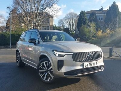 Usado Volvo XC90 Plus 250 HP (183 kW) 2025 Dourado SUV