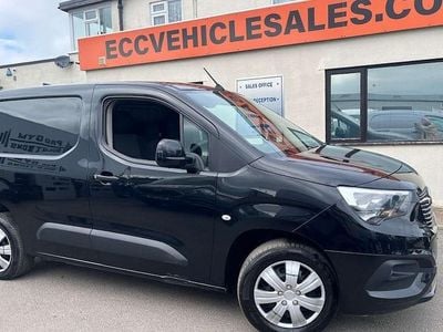 Używany Vauxhall Combo Sportive 101 KM (74 kW) 2021 Czarny Minivan
