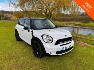 Used Mini Cooper SD 2015 White Hatchback