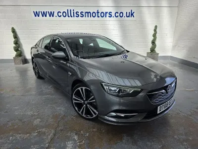 Used Vauxhall Insignia SRi 170 HP (125 kW) 2019 Grey Hatchback