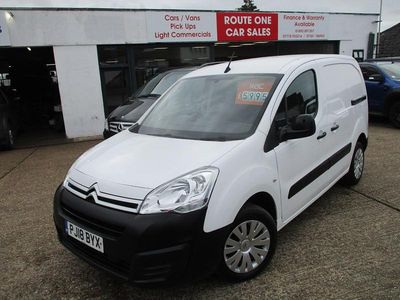 Used Citroën Berlingo 100 HP (73 kW) 2018 White MPV
