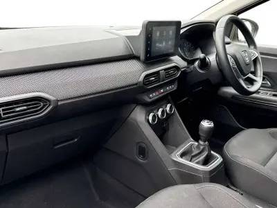 Usado Dacia Jogger Extreme 110 CV (80 kW) 2023 Blanco Monovolumen