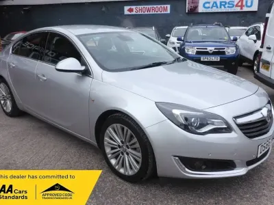 Używany Vauxhall Insignia 170 KM (125 kW) 2016 Srebrny Hatchback