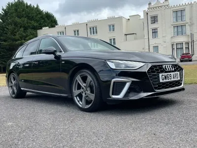 Używany Audi A4 S-Line 163 KM (119 kW) 2019 Czarny Kombi