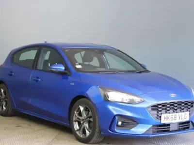 Used Ford Focus ST-Line 125 HP (91 kW) 2018 Blue Hatchback