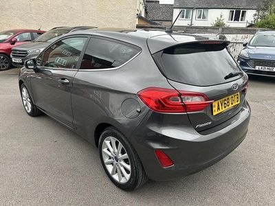 Begagnad Ford Fiesta Titanium 100 HK (73 kW) 2018 Grå Halvkombi