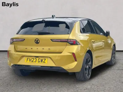 Used Vauxhall Astra S 128 HP (94 kW) 2023 Yellow Hatchback