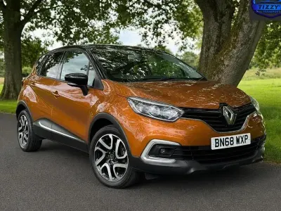 Used Renault Captur Iconic 88 HP (64 kW) 2018 Orange SUV