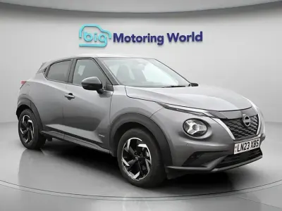 Używany Nissan Juke N-Connecta 143 KM (105 kW) 2023 Szary SUV