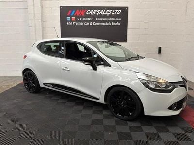 Used Renault Clio IV Dynamique 90 HP (66 kW) 2016 White Hatchback
