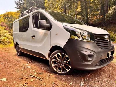 White Used 2015 Vauxhall Vivaro MPV | £18,000